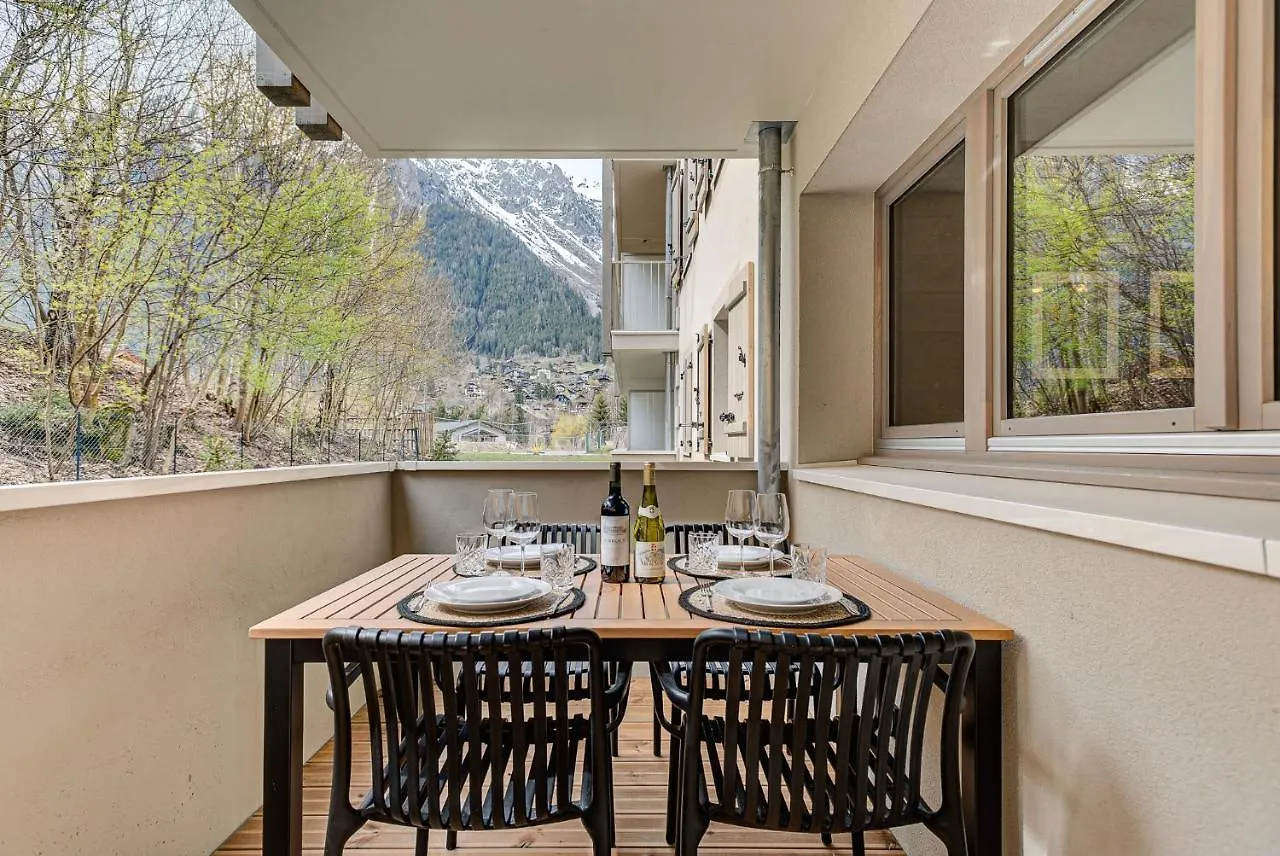 White Pearl A02 - Alpes Travel - Chamonix - Sleeps 4 Apartment France